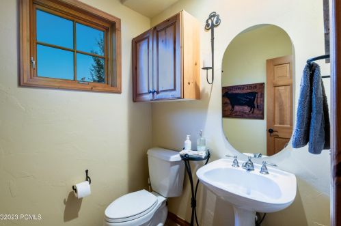 2068 Mahre Dr, Park City UT 84098-8508 exterior