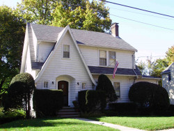 115 Oxford Rd, Newton, MA 02459-2408