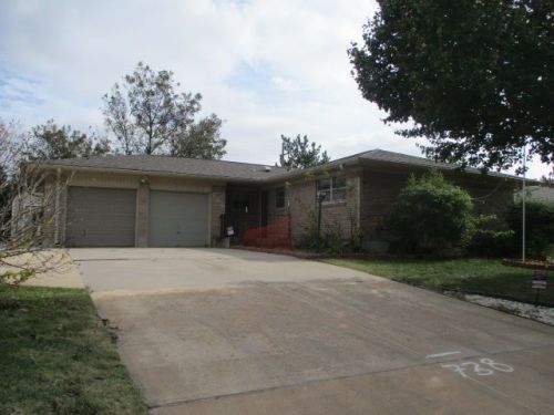 738 41st St, Lawton, OK 73501-6526