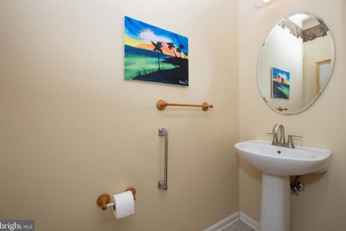 36 Hackemore St, Burlington NJ 08016-3056 exterior