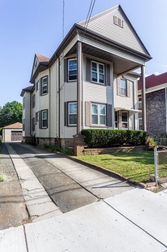 20 Valentine St, New Bedford, MA 02744-1513