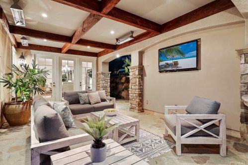 17 Buellton, Irvine CA 92602-2032 exterior