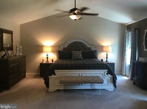 111 Sansom Ln, West Deptford NJ 08096-5168 exterior