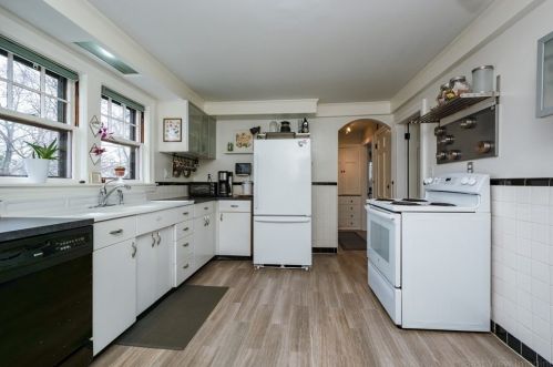 48 Housatonic St, Worcester MA 01606-1617 exterior