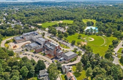 363 Pleasant St, Milton MA  02186-4764 exterior