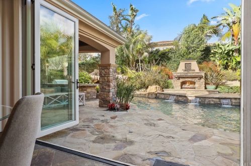 17 Buellton, Irvine CA 92602-2032 exterior