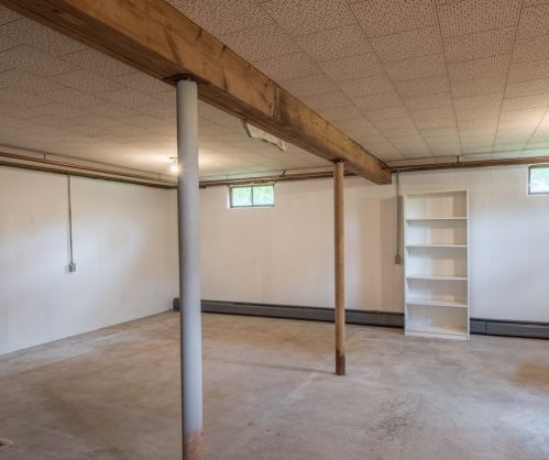 418 Shays St, Amherst MA  01002-2945 exterior