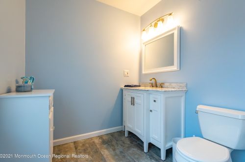 760 Veterans Hwy, Jackson Twp NJ 08527-3335 exterior