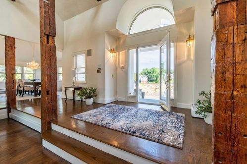 1516 Central Ave, Needham, MA 02492-1467