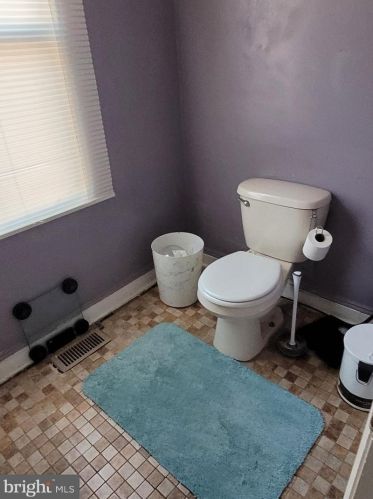 675 Broad St, West Deptford NJ 08096-1605 exterior