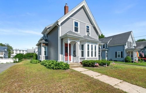 22 Stetson St, Whitman, MA 02382-2440