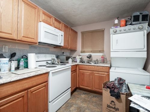 24 Holcombe St, Worcester MA 01604 exterior