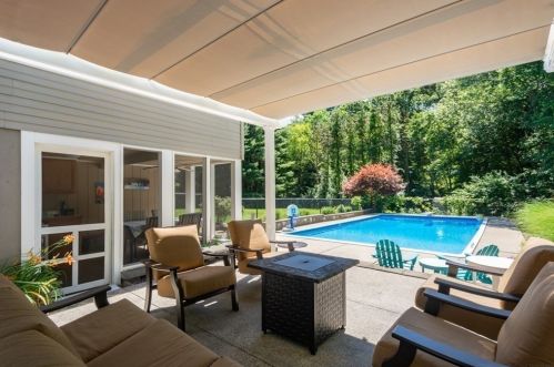 24 Ted Ln, Southborough MA 01772-2027 exterior