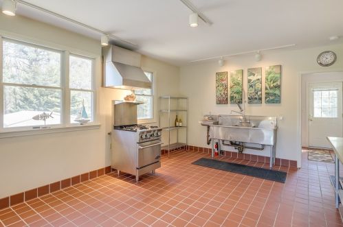 330 Hay Rd, Eastham MA  02642-2641 exterior