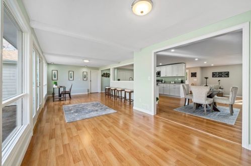 39 Sunset Dr, Seekonk MA 02771-4511 exterior