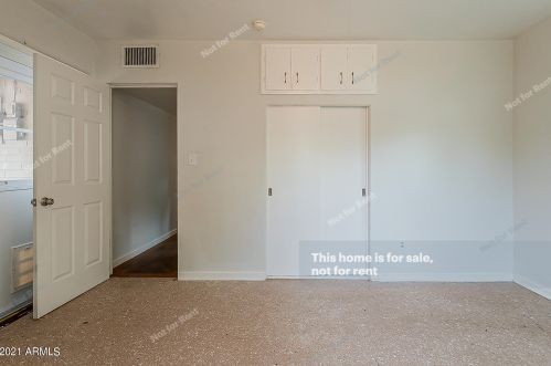 930 Denton Ln, Phoenix AZ 85014-2676 exterior