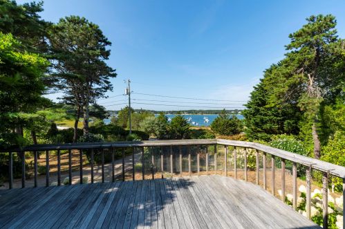 48 Strong Is Rd, Chatham MA 02633-1435 exterior