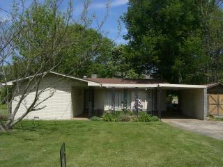 946 Lynn Dr, Gallatin, TN 37066-2428