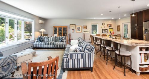 87 Neville St, Tinton Falls, NJ 07724-2843