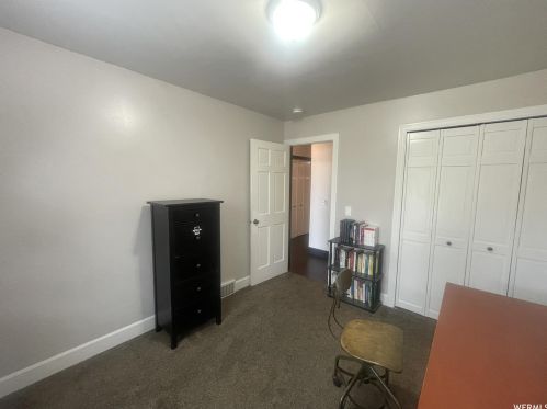 2193 Gyrfalcon Dr, Sandy UT 84092-4049 exterior