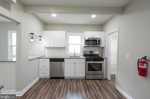 128 Edith Ave, West Deptford NJ 08096-3521 exterior