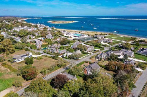 156 Chatham Bars Ave, Chatham MA 02633-2343 exterior