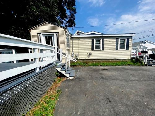 390 Bridle Path, Worcester MA  01604-1353 exterior