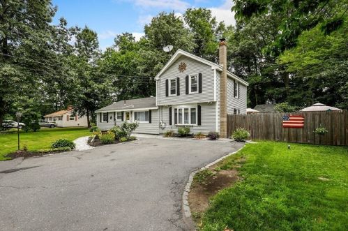18 Gloria Ave, Dracut, MA 01826-1316