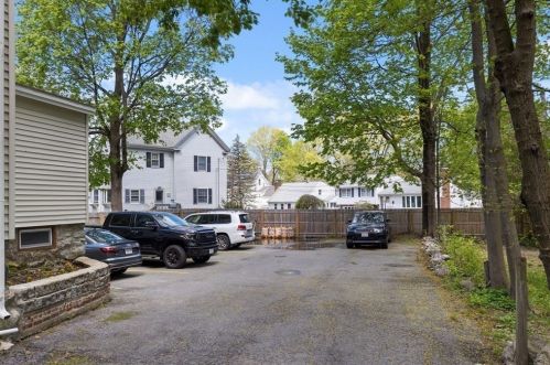 73 Barrows St, Dedham MA 02026-3050 exterior