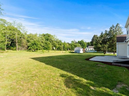 39 Riv St, Seekonk MA 02771-4706 exterior