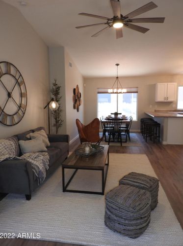 3041 Blackhawk Dr, Phoenix AZ 85050-4821 exterior