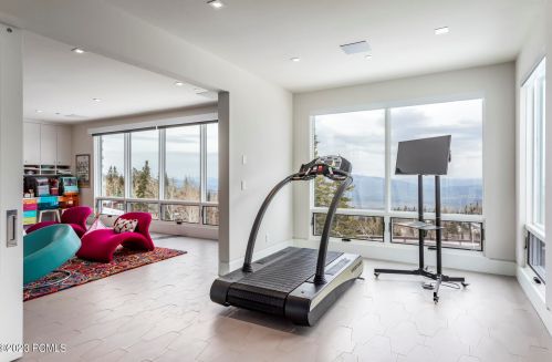 143 White Pne Cyn Rd, Park City UT 84060-6505 exterior