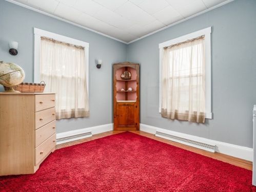 175 Middle Rd, New Bedford MA 02743-2016 exterior