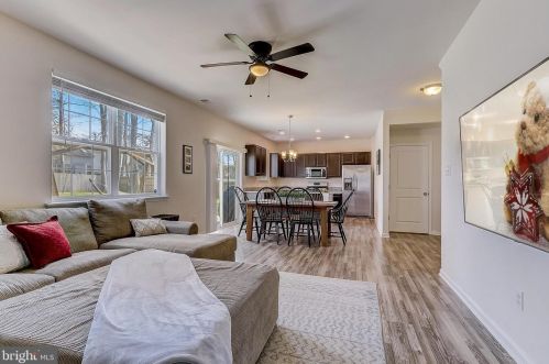 618 Schaeffer Ave, West Deptford NJ 08096-6631 exterior