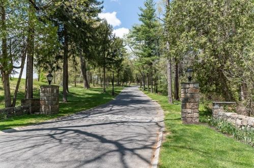 53 Maplecroft Ln, Ipswich MA  01938-1182 exterior