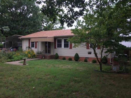 722 Sanderson Dr, Hopkinsville, KY 42240-2554