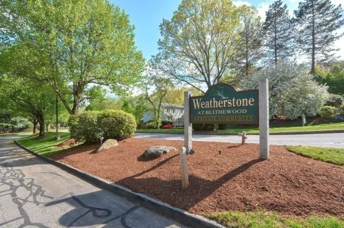171 Weatherstone Dr, Worcester MA 01604-2648 exterior