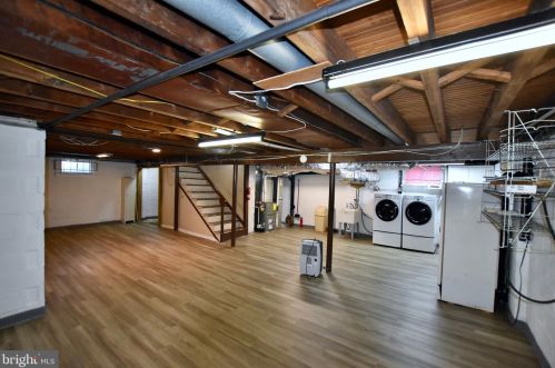 353 Hendrickson Ave, West Deptford NJ 08096-1327 exterior