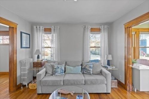 13 Osborne Rd, Arlington MA 02474-8830 exterior