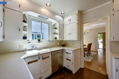 924 Brg Rd, San Leandro CA 94577-3805 exterior