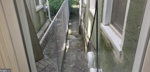 3833 6th St, Philadelphia PA  19140-3326 exterior