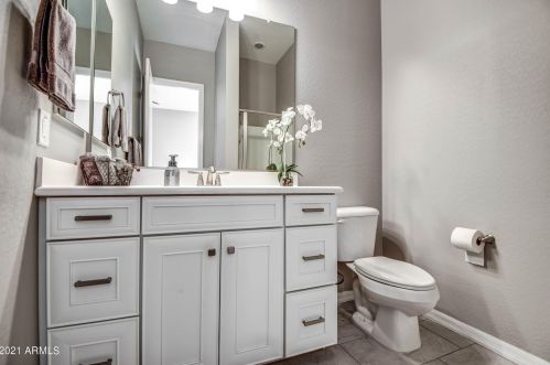 7911 30th Way, Phoenix AZ 85016-8927 exterior