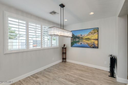 3340 Clarendon Ave, Phoenix AZ 85031-3140 exterior