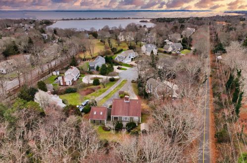 36 Old Colony Pl, Falmouth, MA 02540-2401