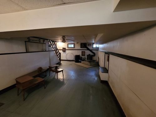 44 Bigelow St, Fall River MA 02720-5408 exterior