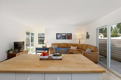 4042 Glenwood St, Irvine CA 92604-2223 exterior