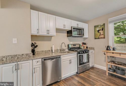 703 Washington Ave, West Deptford NJ 08096-1035 exterior