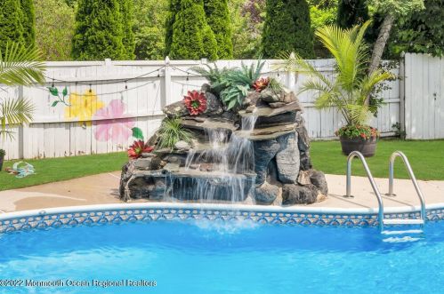 1 Highland Dr, Jackson Twp NJ 08527-1213 exterior