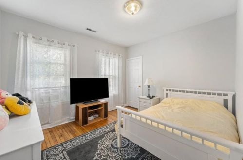 104 Lakewood St, Worcester MA  01603-2056 exterior