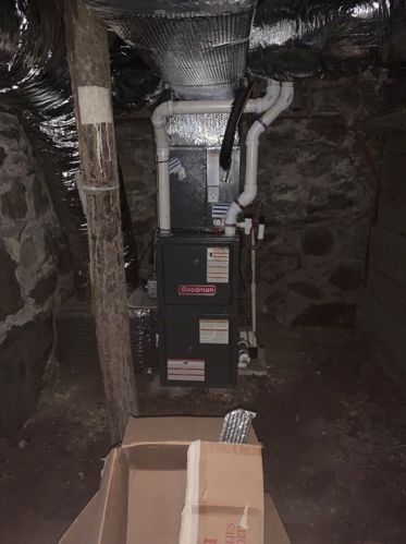 1122 Mammoth Rd, Dracut MA 01826 exterior